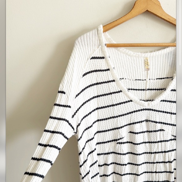 Free people black/white waffle knit v-neck striped sunset park thermal top sz L - Picture 5 of 8